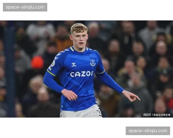 传闻：曼联新任体育总监与埃弗顿中卫布兰斯维特经纪人会面