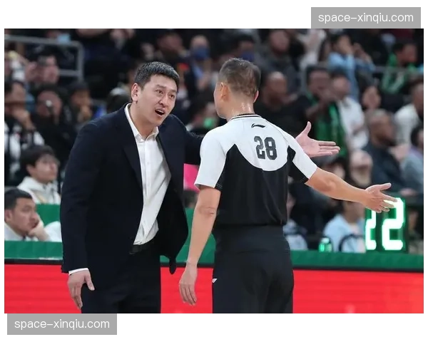 【2026年4月CBA联赛区域防守与盯人混用趋势·人物·专访专访裁判员叶楠：解读本赛季季后赛中裁判对防守接触尺度的统一把握
